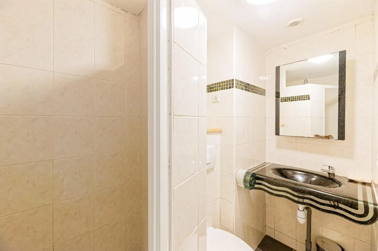 Le Doolie'S Hostel B&B - El Nido - Jardin - Wifi - Vod Biarritz Francie